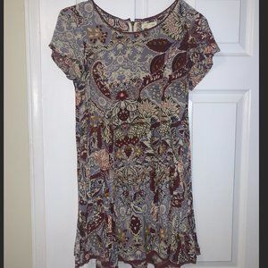 Silence + Noise Urban Outfitters Flowy patterned Shift Mini Dress